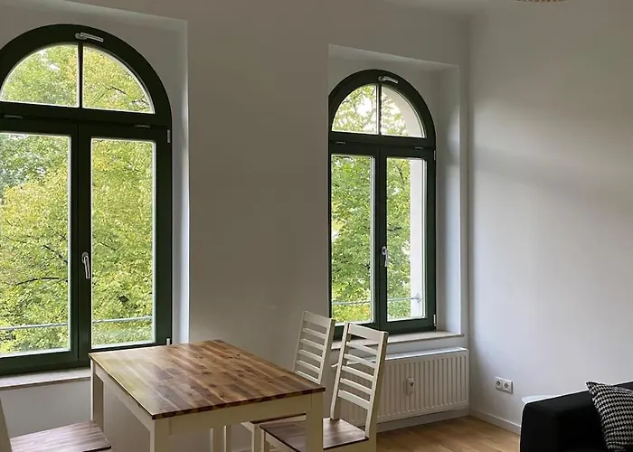 Chez Amis Arena Apartman *