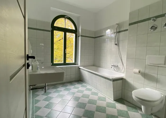 Chez Amis Arena Apartman *