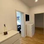 Chez Amis Arena Apartment