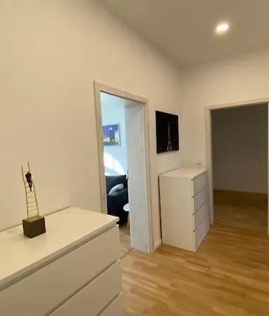 Chez Amis Arena Apartment