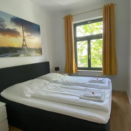 Chez Amis Arena Apartment